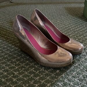 Lilly Pulitzer Wedge. Excellent used condition.